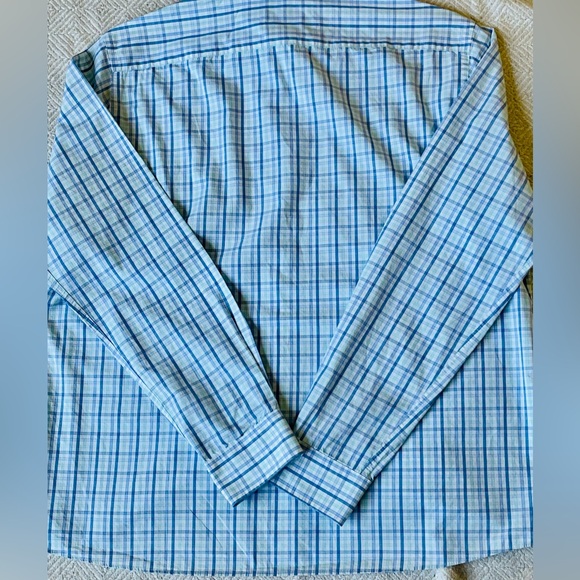 Michael Kors Performance Wicking Button-Down๐ - Picture 5 of 6